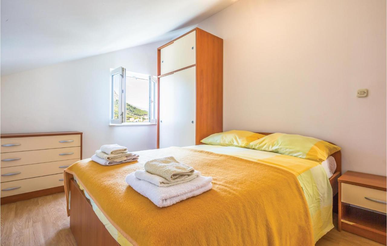 Cozy Apartment In Makarska With Kitchen Exteriör bild